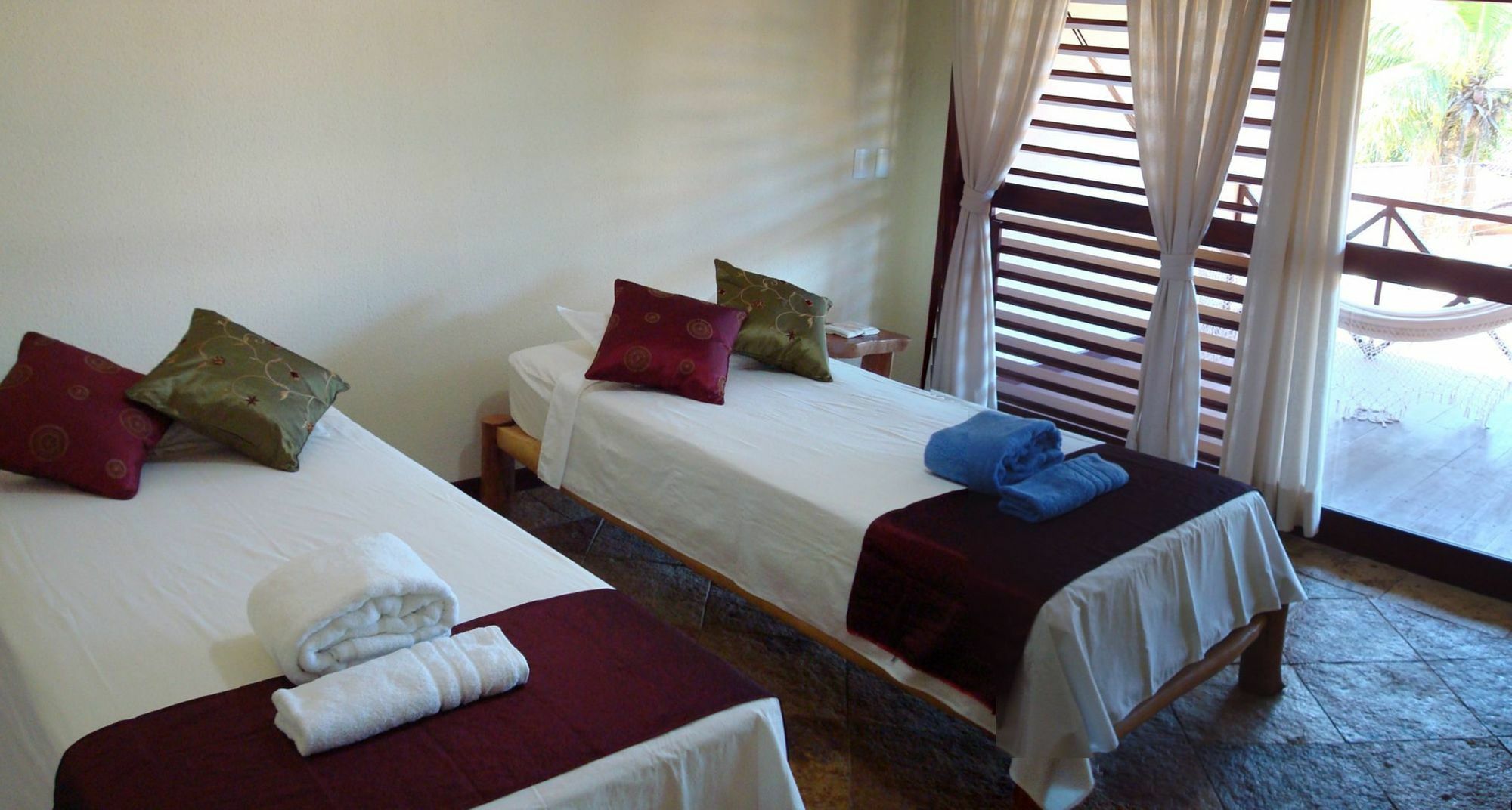 Inn Meeting Point & Kiteschool 4*